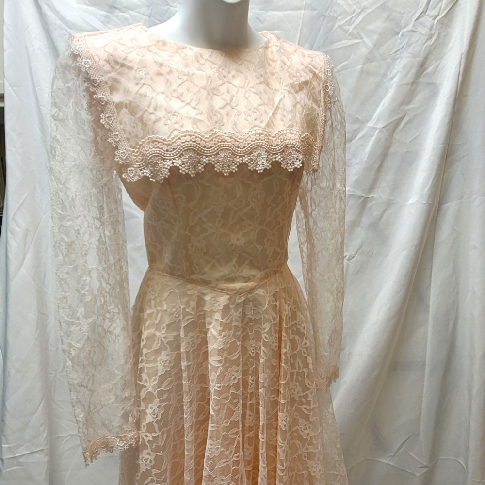 Vintage 80s cottage core pink lace dress